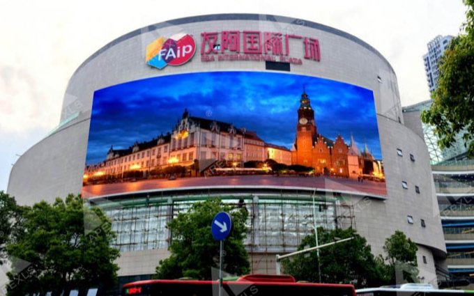 Outdoor LED display P few better? What size is appropriate
