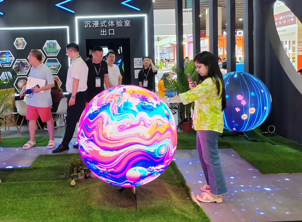 How to Choose an LED Sphere Display? Differences Between Indoor and Outdoor Use, Price Composition